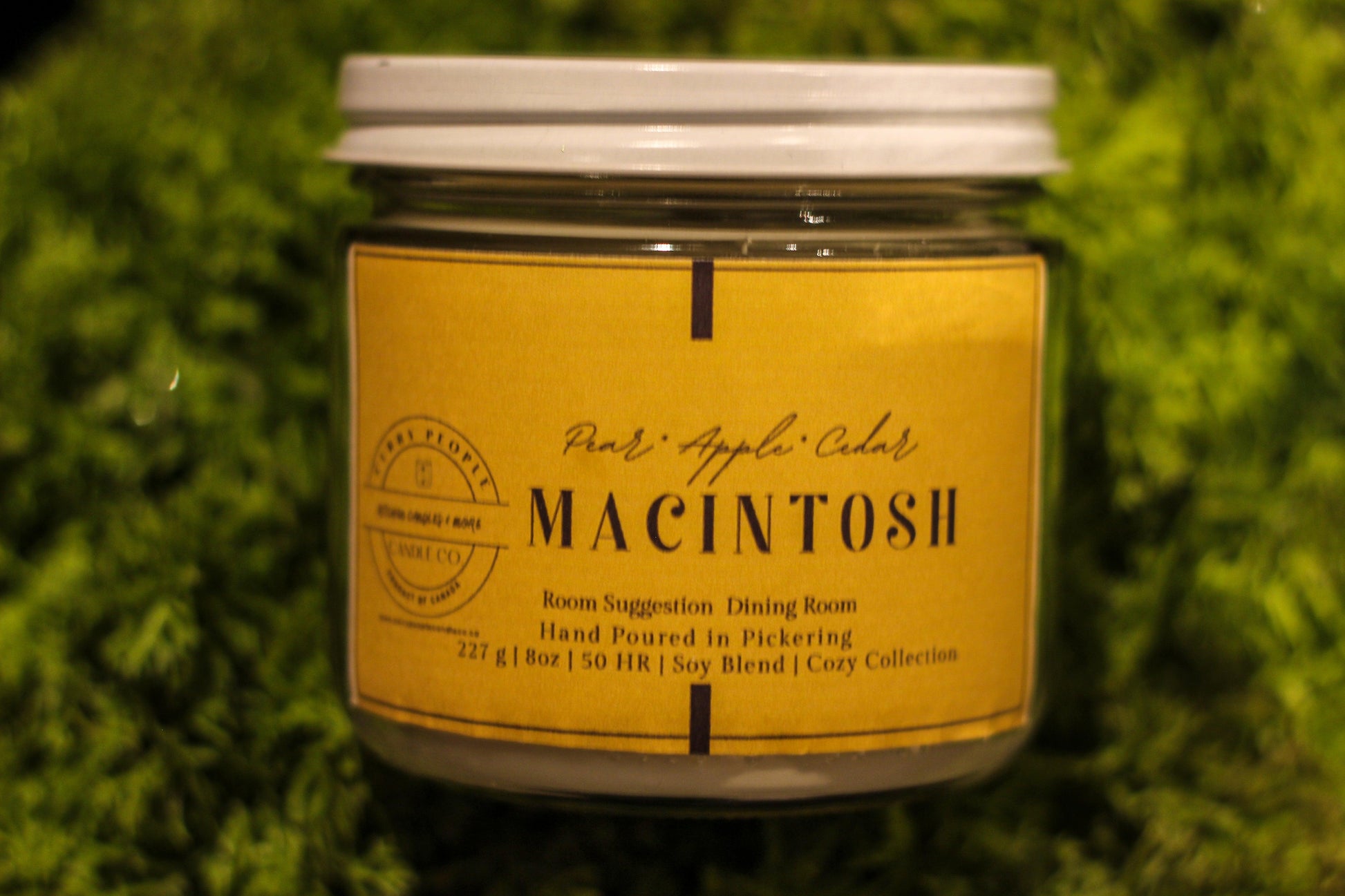 Macintosh Candle 8 oz